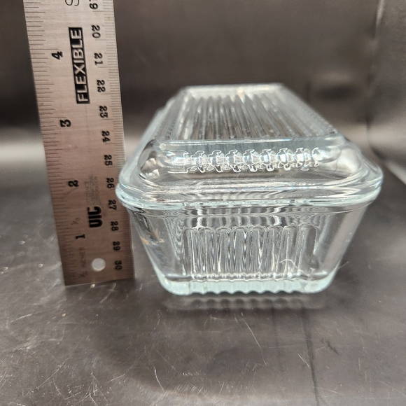 Ribbed 6"x3" Covered Clear Glass Refrigerator Dish - Picture 10 of 12